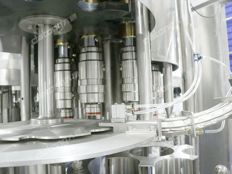 7000BPH DCGF24-24-8 Carbonated Drink Filling Machine